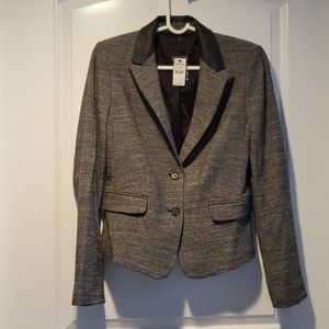 Express suit jacket with leather collar detail